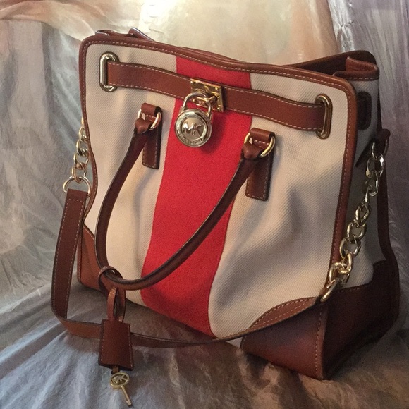 Michael Kors Handbags - Super Classy Michael Kors Bag